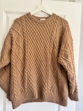 Aritzia Peggy Sweater - Size XS Fits Baggy